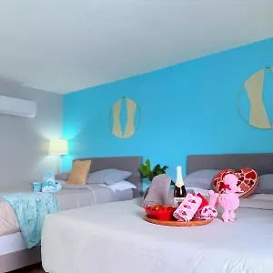 1915 Club Motel